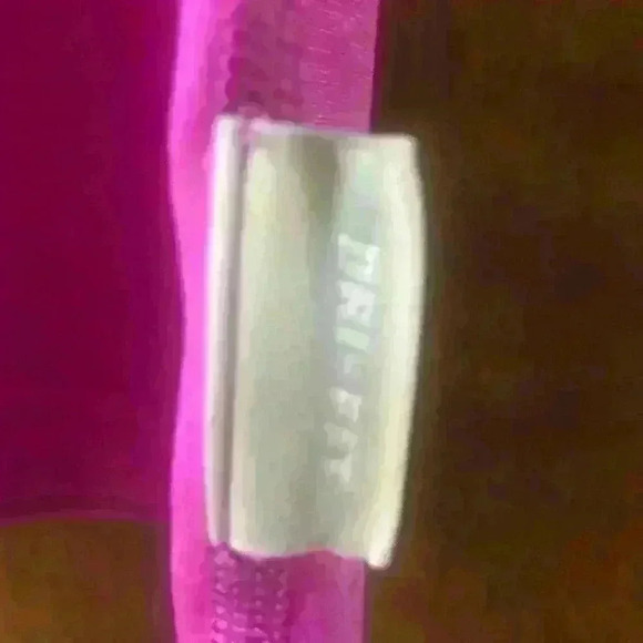 NIKE DRI FIT PINK SWOOSH SLEEVELESS ATHLETIC WORKOUT GYM CASUAL TOP SIZE MED - Picture 6 of 10